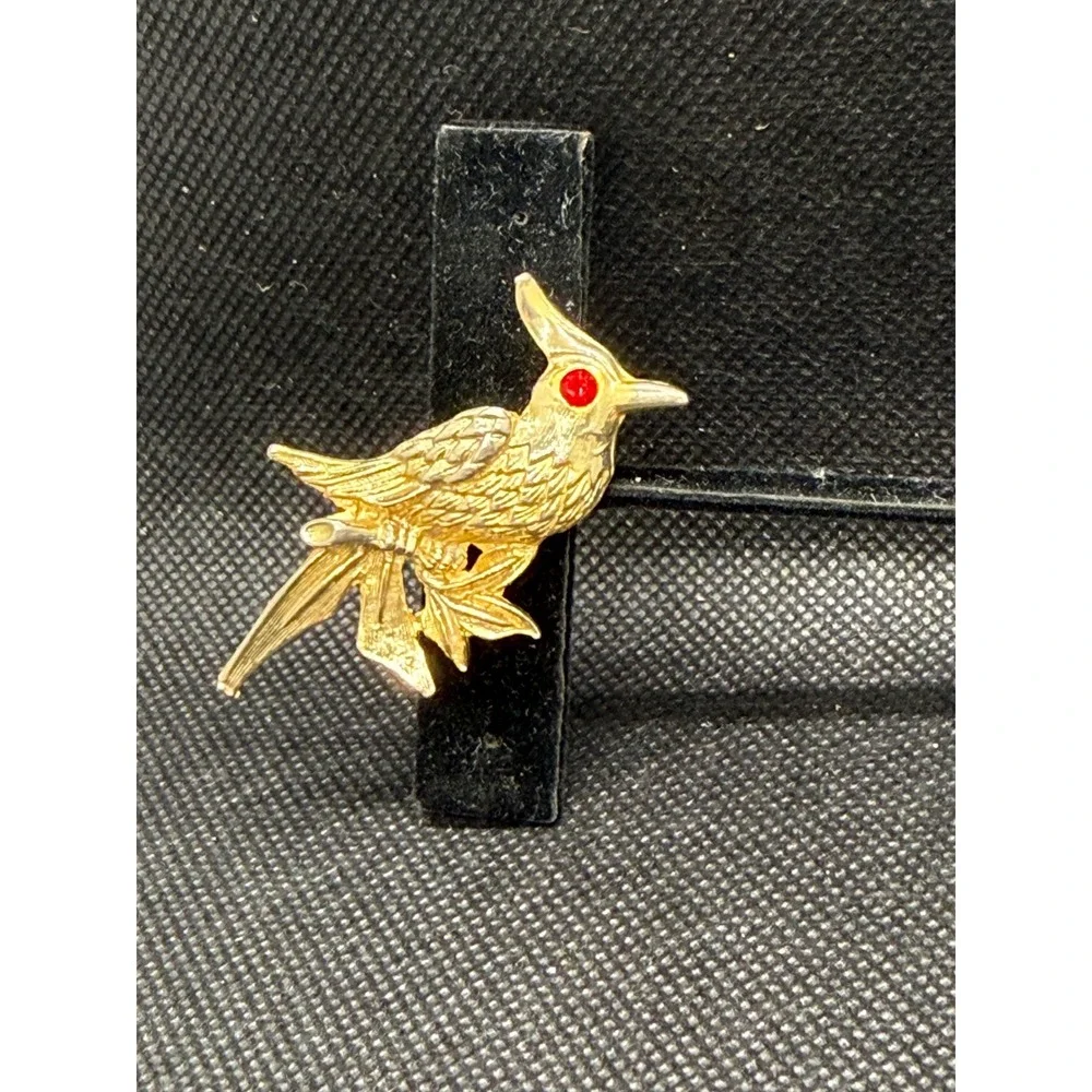 Unbranded vintage gold